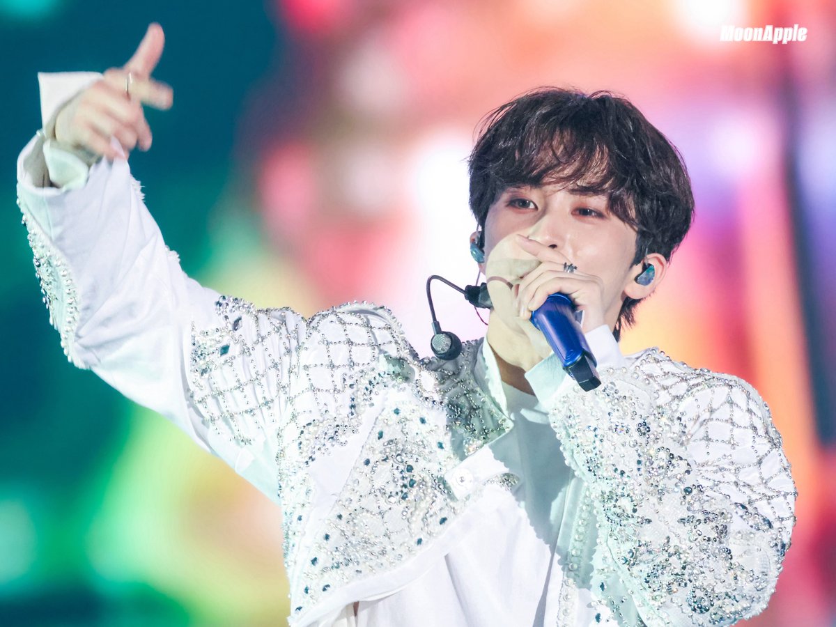 𝐌𝐨𝐨𝐧𝐀𝐩𝐩𝐥𝐞 tweet media