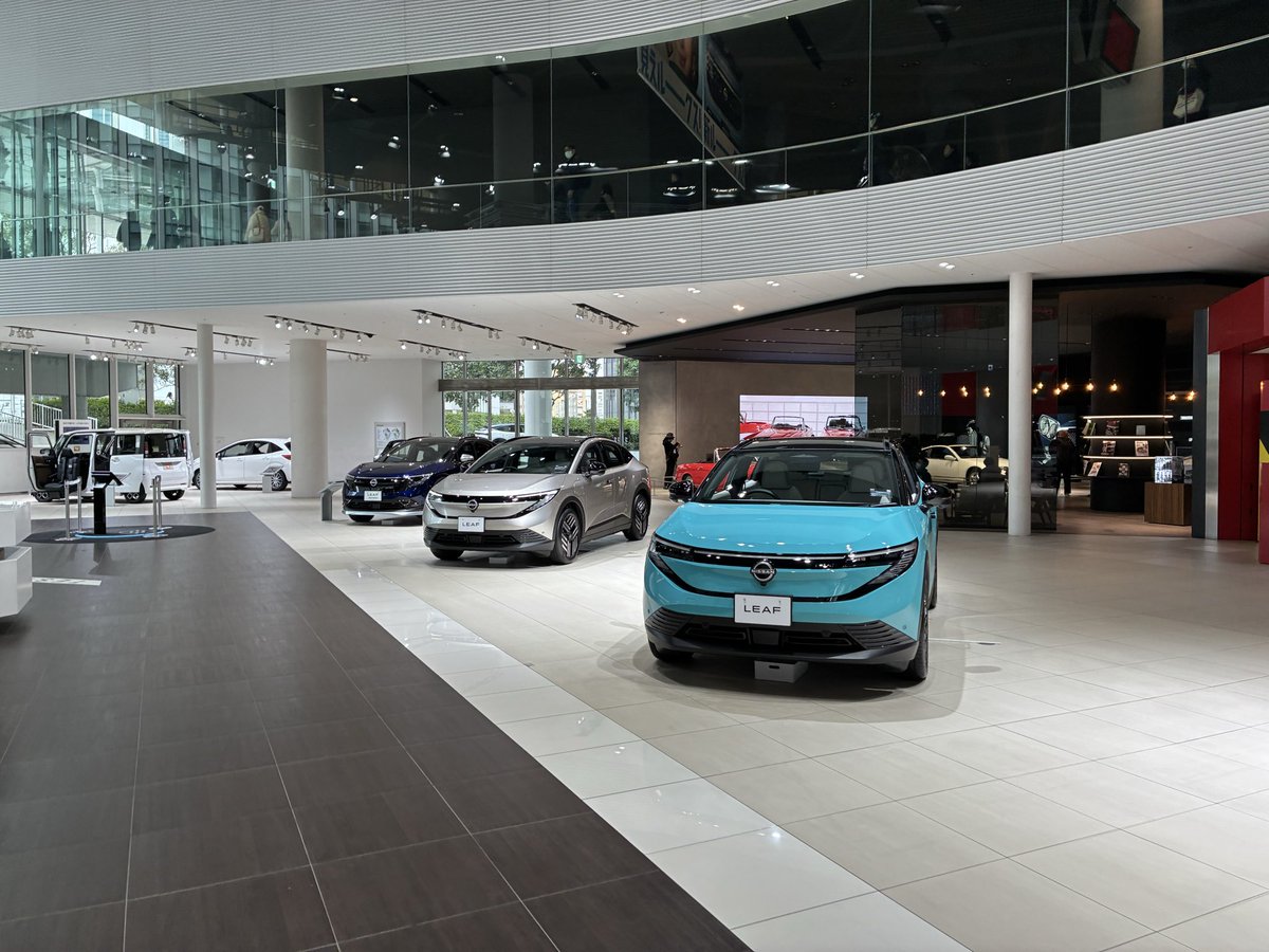 RYUUSIN1227's tweet photo. お久しぶりです！ついこないだ日産本社行ってきました！平日に行ったのか新型リーフとZ2回も試乗できました！笑笑 https://t.co/18nx2EpQP1