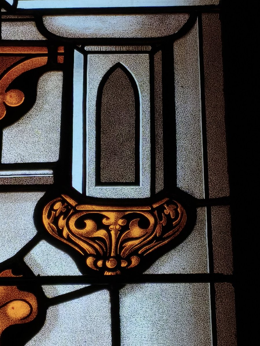 Moda na witraże tweet media