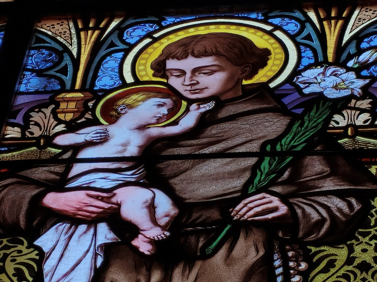 Moda na witraże tweet media