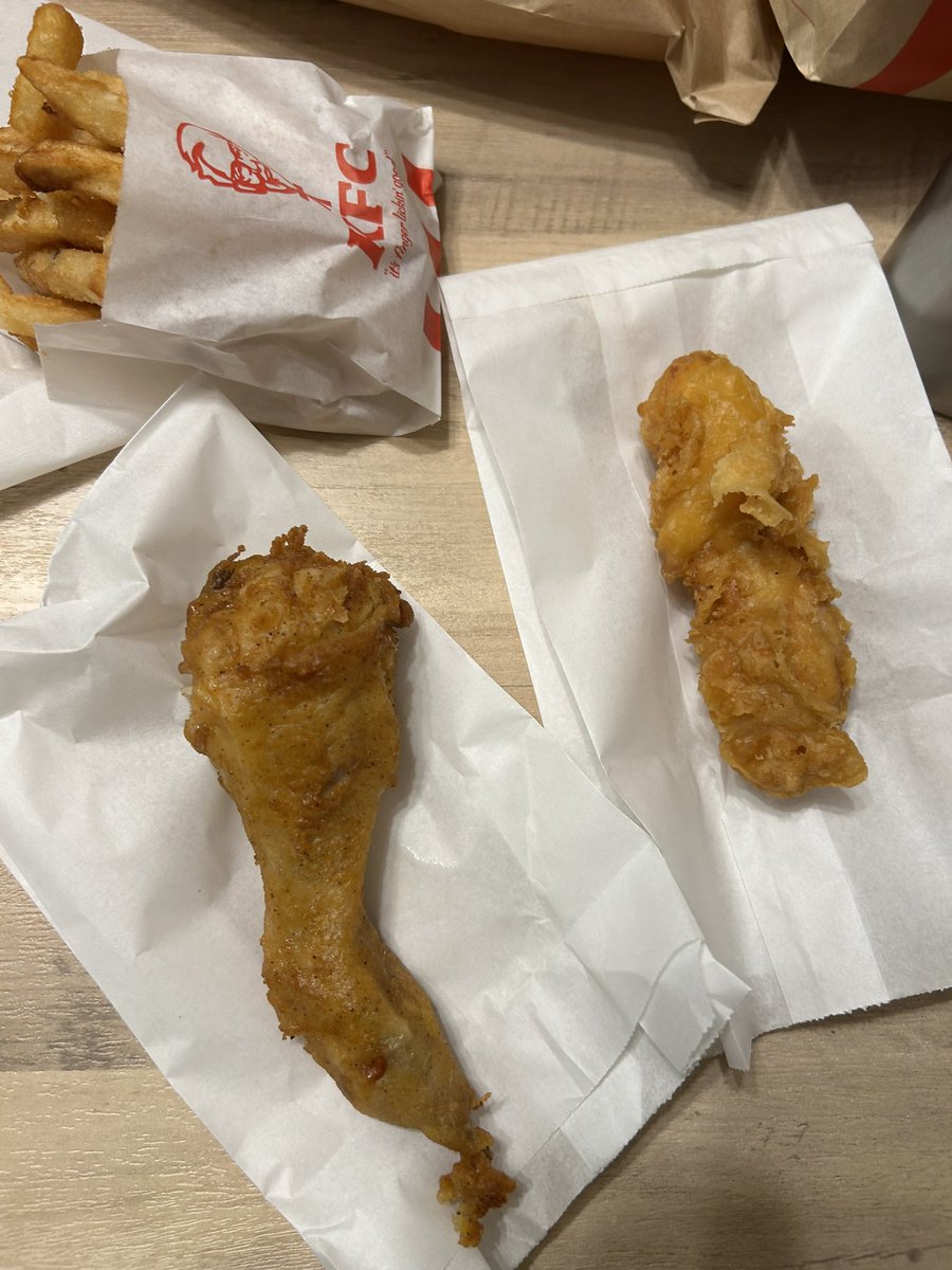 まこぼう tweet media