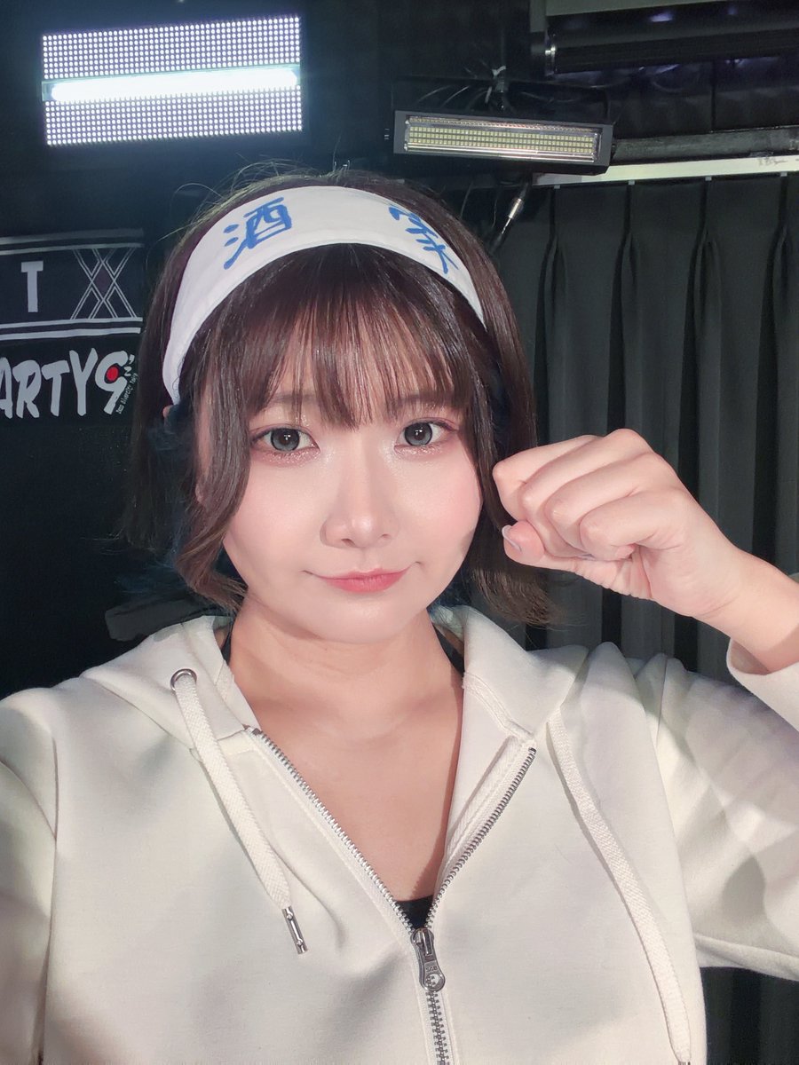 azusa_yuzuriha's tweet photo. ワンマン決起集会！あずさんきゅーーー！

本日のあずさは
あいあるちゅーんのオタクでした💪🏼
動画にするから楽しみにしててください！

イベント自体も楽しかったけど
みんなが話に来てくれて嬉しかったです😌
色々考えて思いを伝えてくれてありがとう。
4/26ワンマンに向けて頑張ります。

明日も全力でライブするよ！
渋谷で15:40〜💪🏼