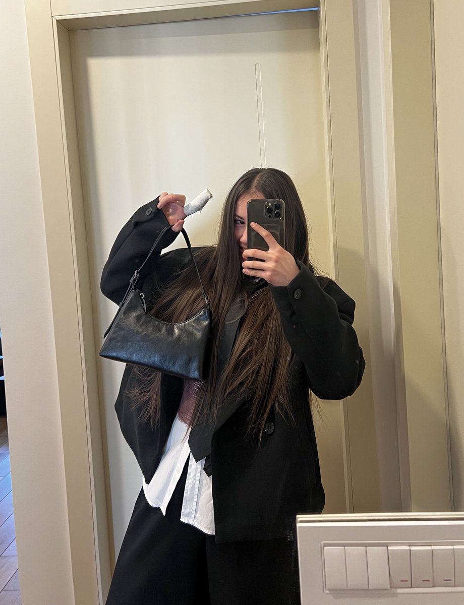 anastasijaaa tweet media