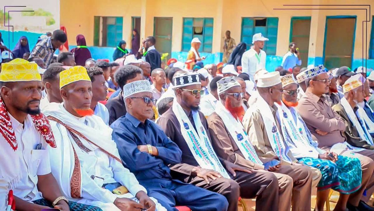 farkeeti's tweet photo. I am humbled by the warm reception extended to me and my delegation by the residents of Baidoa today. I will engage with civil society to advance peace and reconciliation. Ensuring a fair, agreed-upon election and upholding the SWS constitution remain paramount. https://t.co/kw6AKmGlj4