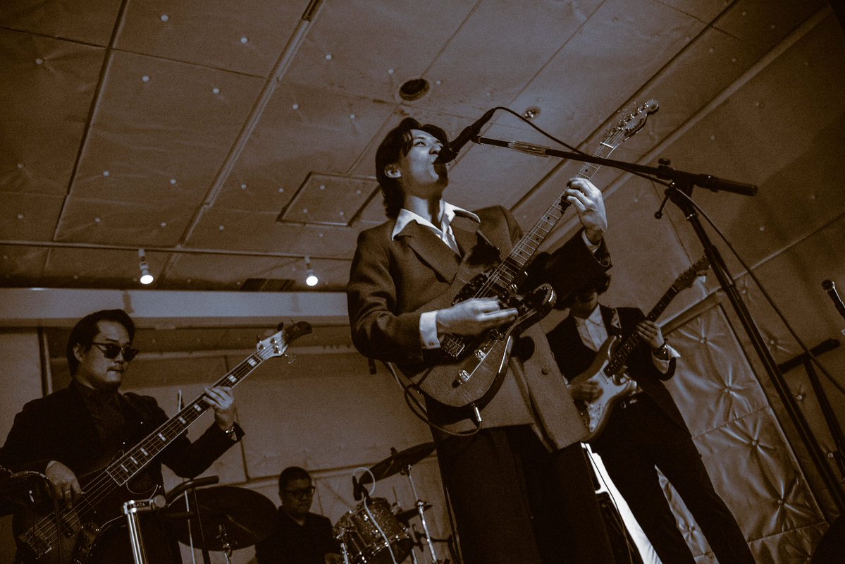 senrecords tweet media