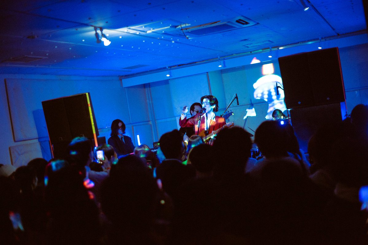 senrecords tweet media