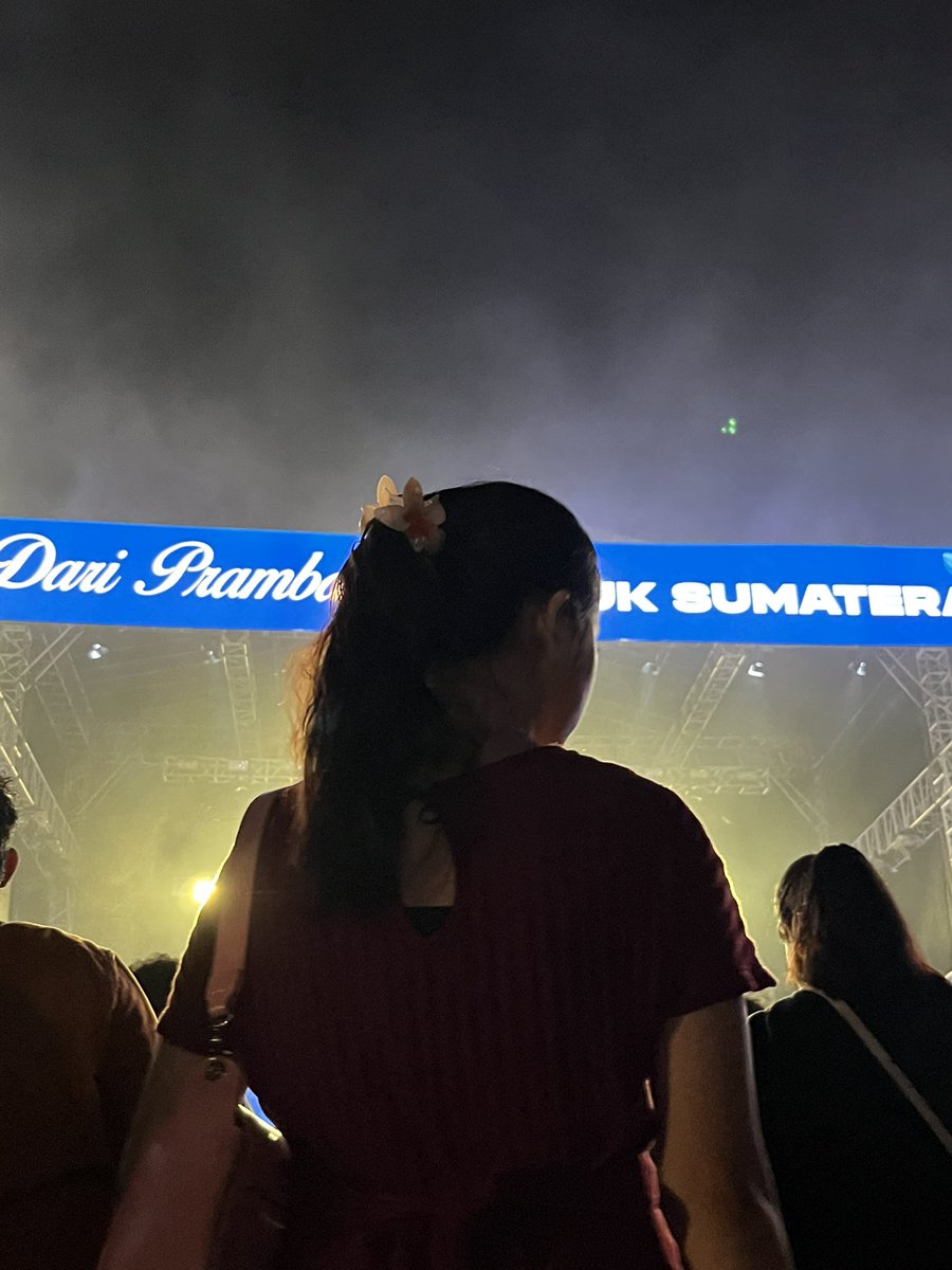 urfavvjunee's tweet photo. pengen konser lagi ❤️‍🩹 https://t.co/210IGdIEOJ