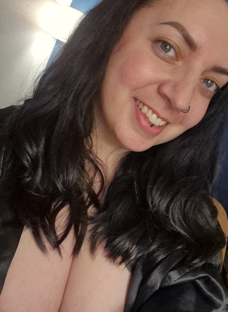 bare-faced, no filter, no ai... just me

did you know i offer these things?: 
• steamy sexting sessions 
• made-to-order custom panties, socks, stockings, &amp; other clothing items
• tenga eggs, ass pops, vials of fluid, &amp; other yummy goodies
• custom photos 
• custom videos
•