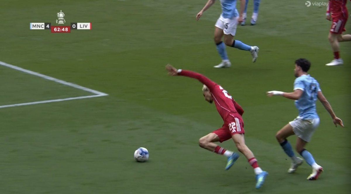 The Touchline | 𝐓 tweet media