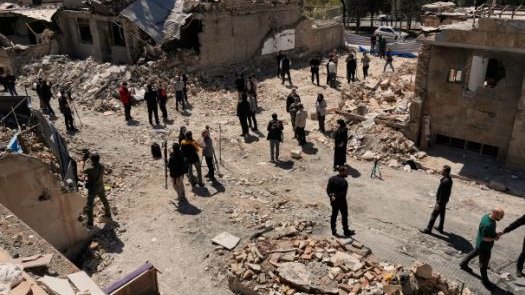 OrissaPOSTLive's tweet image. The US military pressed ahead Saturday in a frantic search for a missing pilot after Iran shot down an American warplane, as Iran called on people to turn the pilot in, promising a reward.

#USIranConflict #MiddleEastWar #USMilitary #Iran #OrissaPOST 

📲 Follow Orissa POST –