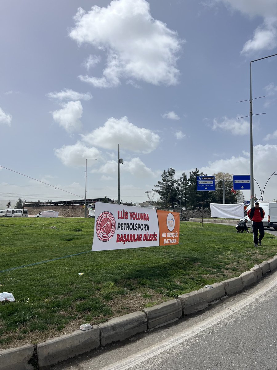 AK Gençlik Batman tweet media