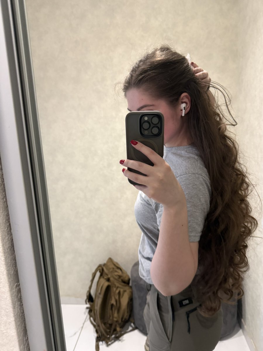 Жульєн tweet media