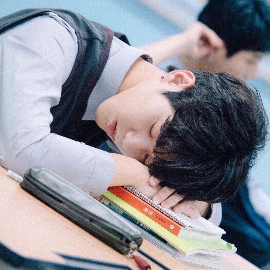 밤덩... tweet media