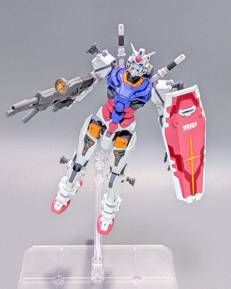 kkk01498266's tweet photo. HG 白いガンダム 完成しました。

程々に表面処理をして原典のガンダムに近いオーソドックスなカラーリングにて塗装。
白、赤は2色使ってみました。
いつもガンダムを塗る時は関節は明るめのグレーにするのですが今回は暗めのグレーで。
武器に明るいグレーを使用しました。

#ガンダム
#ガンプラ https://t.co/S7f0jlQkRg