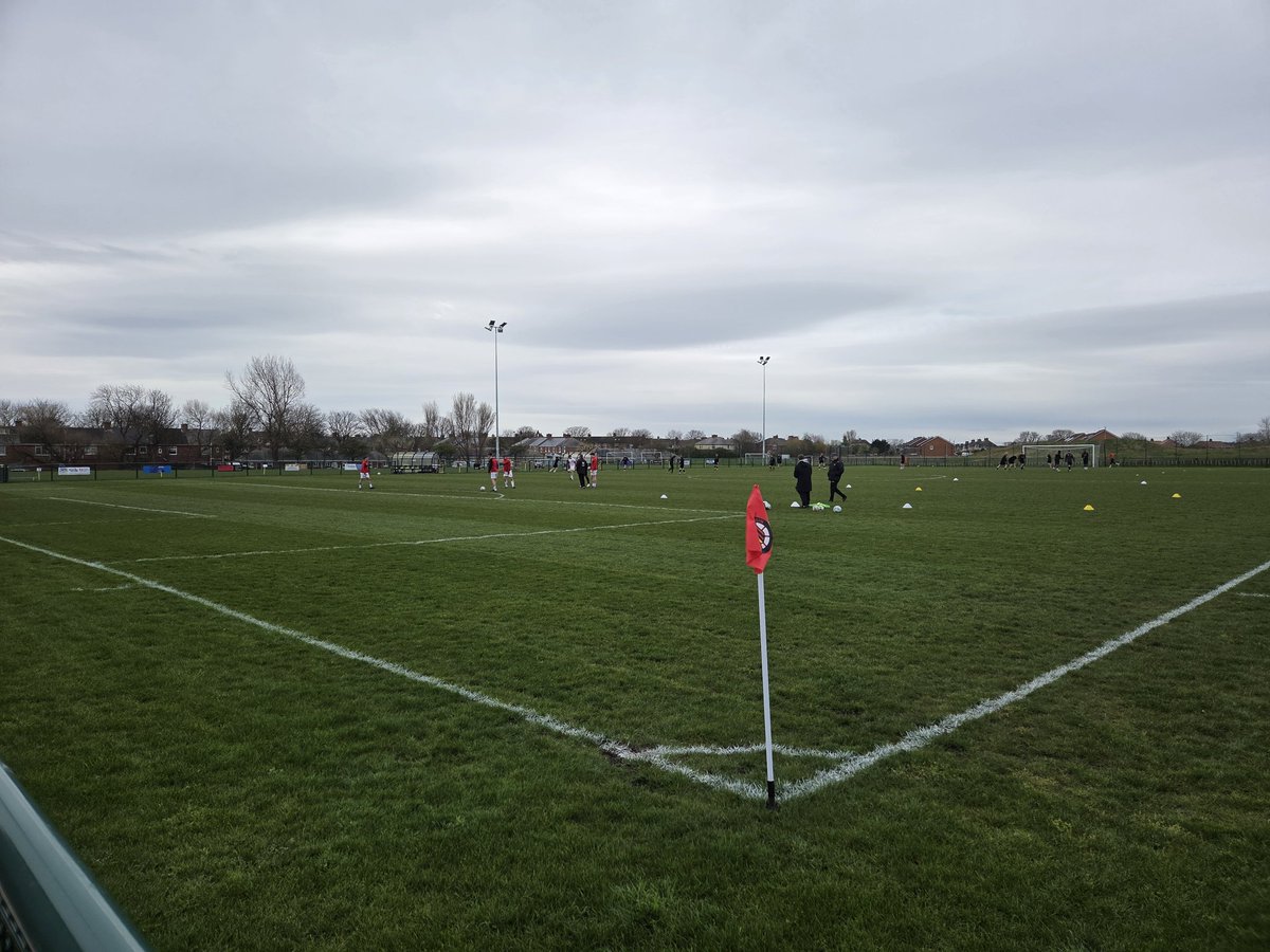 Spudlaw1990's tweet photo. 76th game of the 25/26 season and a trip to watch @AFCNewbiggin vs @AlnwickTownAFC 

A hard fought battle that seen both sides having a man sent off and the game finishing 1-1

Ground 162

#groundhopping #nonleaguefootball #nonleaguefans https://t.co/rmqQmyxAr8