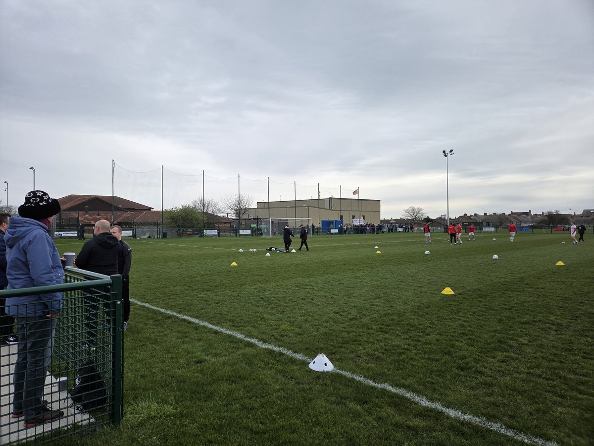 Spudlaw1990's tweet photo. 76th game of the 25/26 season and a trip to watch @AFCNewbiggin vs @AlnwickTownAFC 

A hard fought battle that seen both sides having a man sent off and the game finishing 1-1

Ground 162

#groundhopping #nonleaguefootball #nonleaguefans https://t.co/rmqQmyxAr8