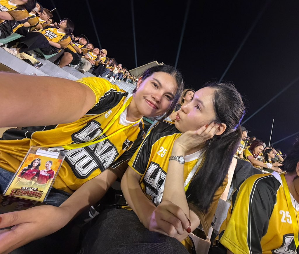 𝑺𝒎𝒊𝒍𝒆 𝑺𝒄𝒉𝒖𝒆𝒕𝒕 แฟนน้องฟรีนตัวจริง🌷🦋 tweet media