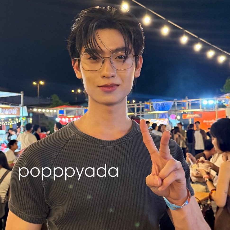 e𐙚🔖 tweet media