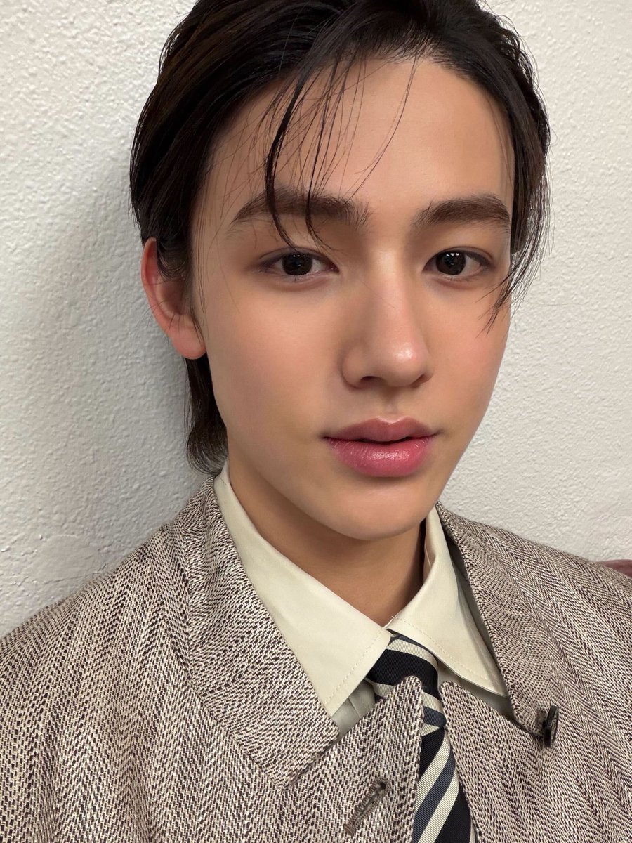 青 （아오） tweet media