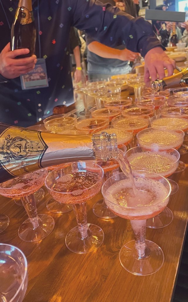 画熱具 tweet media