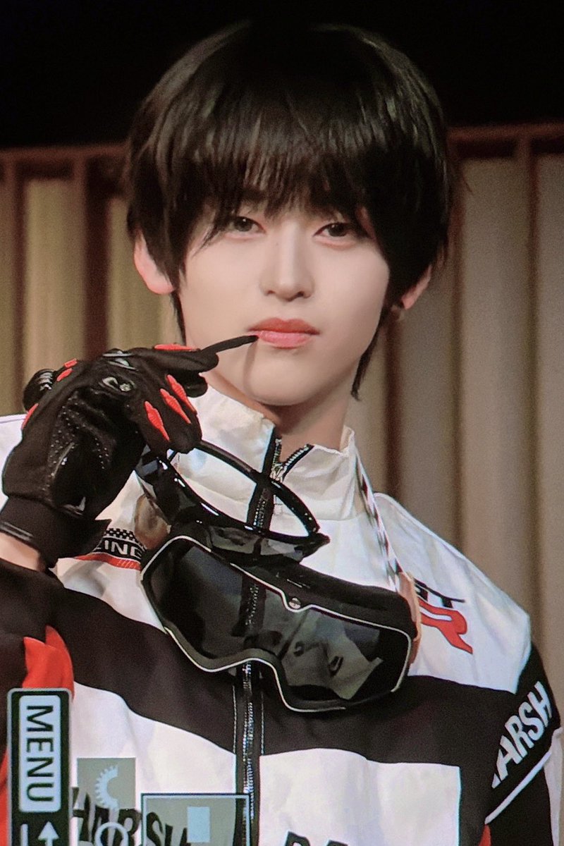 260404 #아이덴티티 #idntt #토와 #towa