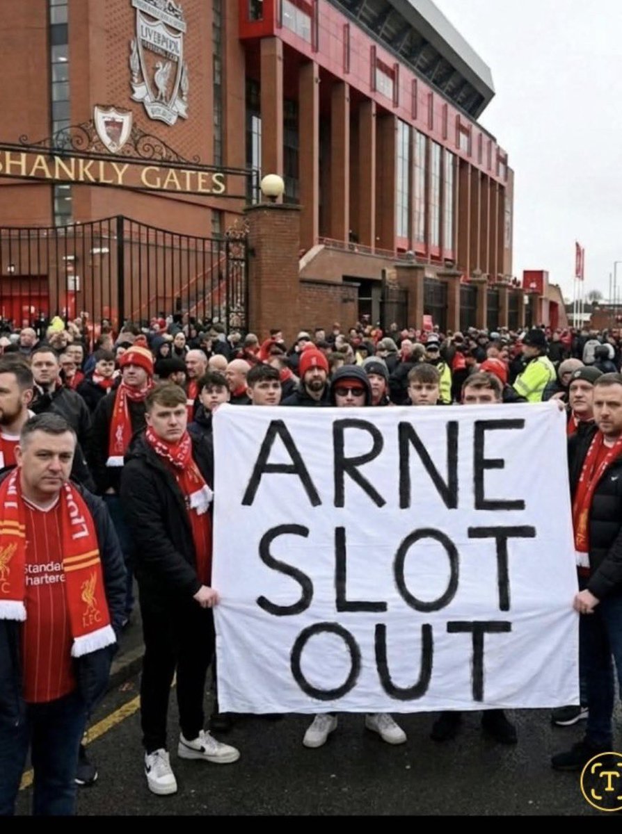 karlossneaky's tweet photo. Off you go, have turned us into a spineless rabble #LFC #MCILIV https://t.co/3dYijX54PU