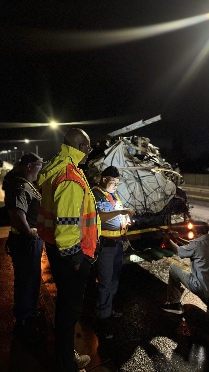 IsaacSileku's tweet photo. Oudtshoorn operation last night. 🚔
A strong law enforcement presence on the roads, ensuring compliance and promoting responsible driving through continued VCP operations.
Working together to keep our roads safer for everyone this Easter 🐣
#RoadSafety #MobilityForAll https://t.co/cZCR5W8X0F