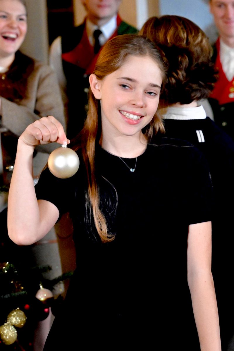 royalchildren_'s tweet photo. Princess Leonore of Sweden receives the Christmas Trees from The Swedish University of Agricultural Sciences Umeå, at The Royal Palace in Stockholm, Sweden 🎄 -December 15th 2025.
.
📷 : Jonas Ekströmer, Stella PICTURES/ABACA & Patrik Osterberg.
.
#PrincessLeonore #Sweden https://t.co/frLXHwJvJX