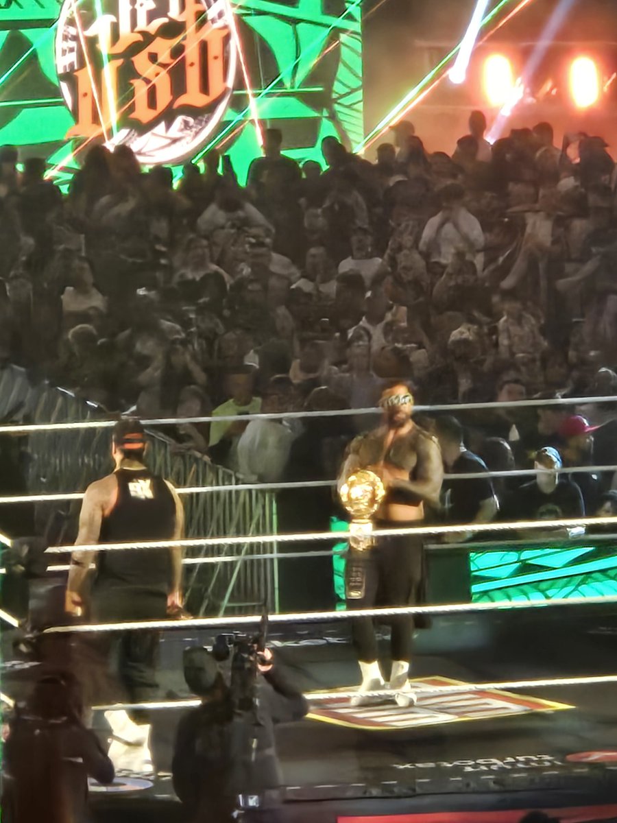 DeadmanRyan's tweet photo. WWE Monday Night Raw from @TheGarden #wwewrestling #wwe #wweraw https://t.co/2P3VwbLlVd