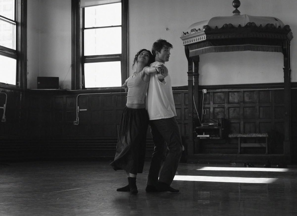 g ✶ MET Z tweet media