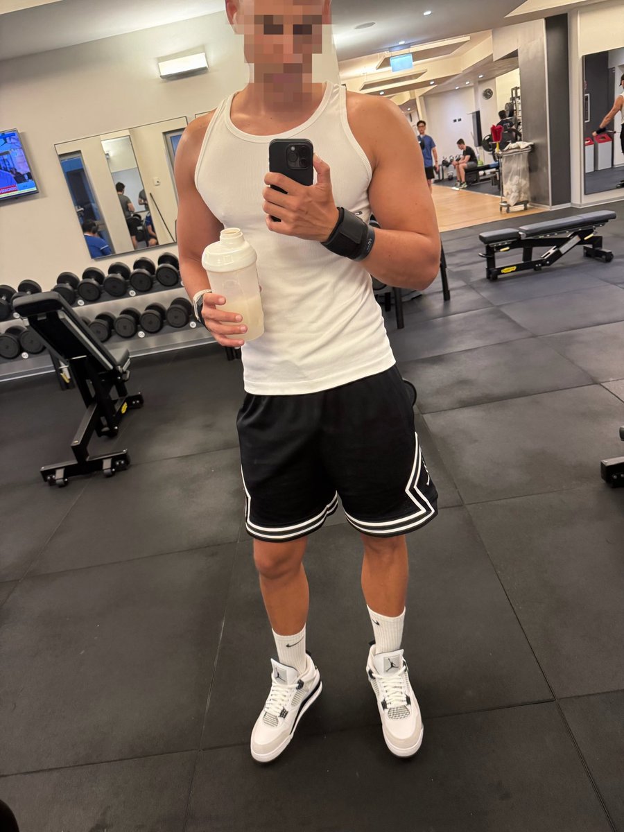 Anonymus90 tweet media