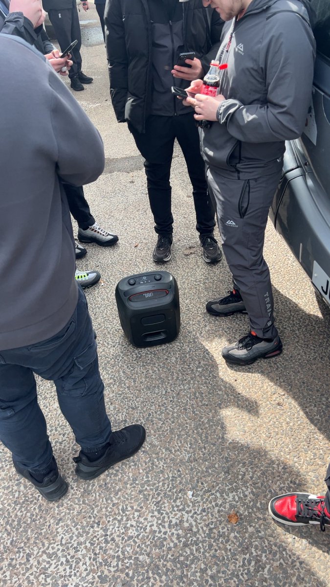 Who Is Gręgg🇿🇼? tweet media