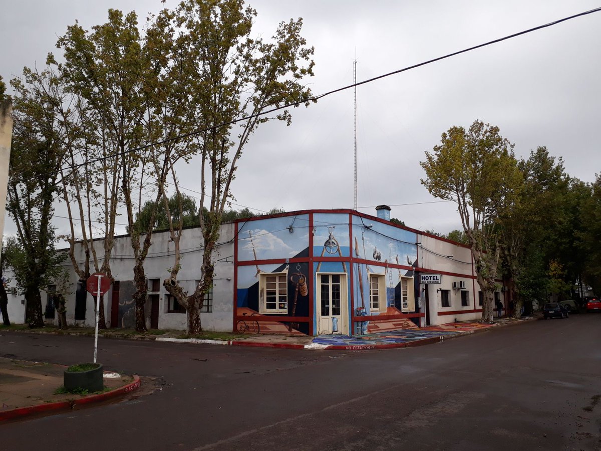 nancycappelli's tweet image. No es solo playa; es arte puro. 🎨 Es el primer Museo Abierto de Artes Visuales de Iberoamérica. Caminar por sus calles es recorrer una galería gigante con varias decenas de murales. que decoran cada esquina. 📸🖌️ Rincones de #MiPais