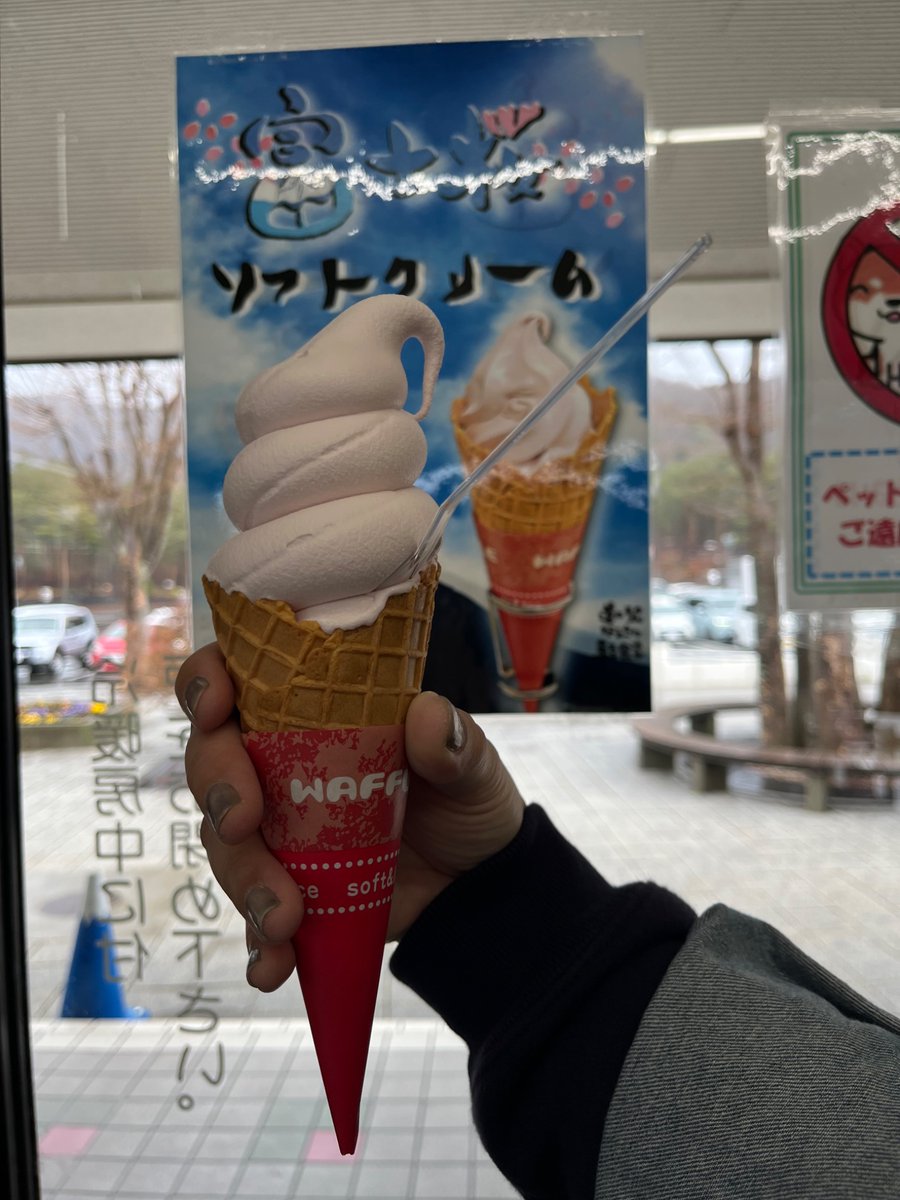 こるの tweet media