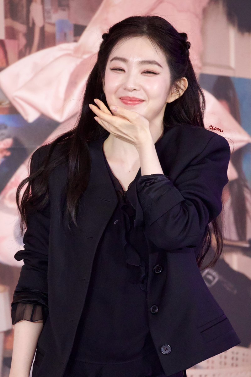 스테파니 tweet media