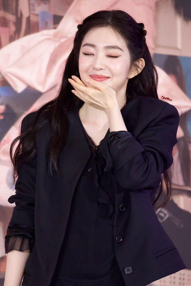 스테파니 tweet media