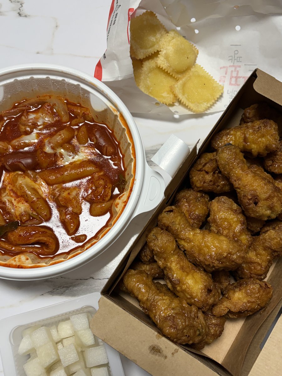 errgewu's tweet photo. 엽떡 허니콤보 https://t.co/f8VQaCNJal