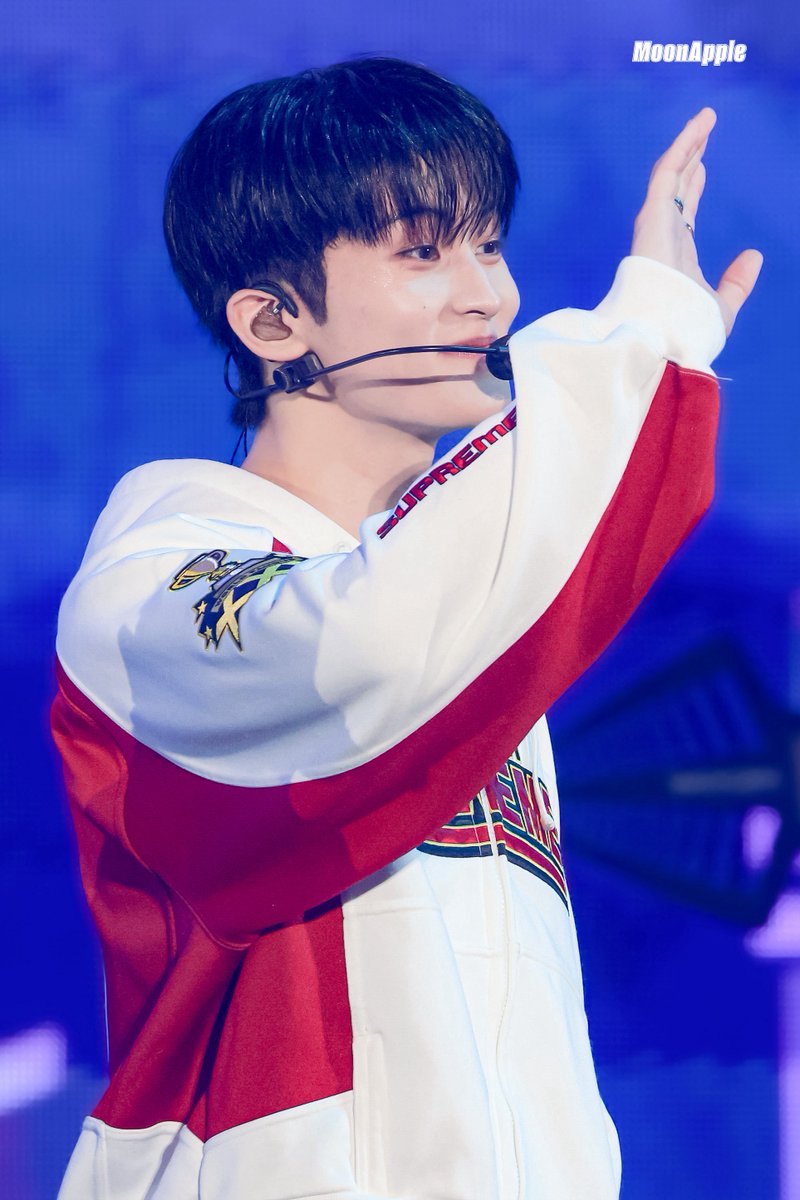 𝐌𝐨𝐨𝐧𝐀𝐩𝐩𝐥𝐞 tweet media