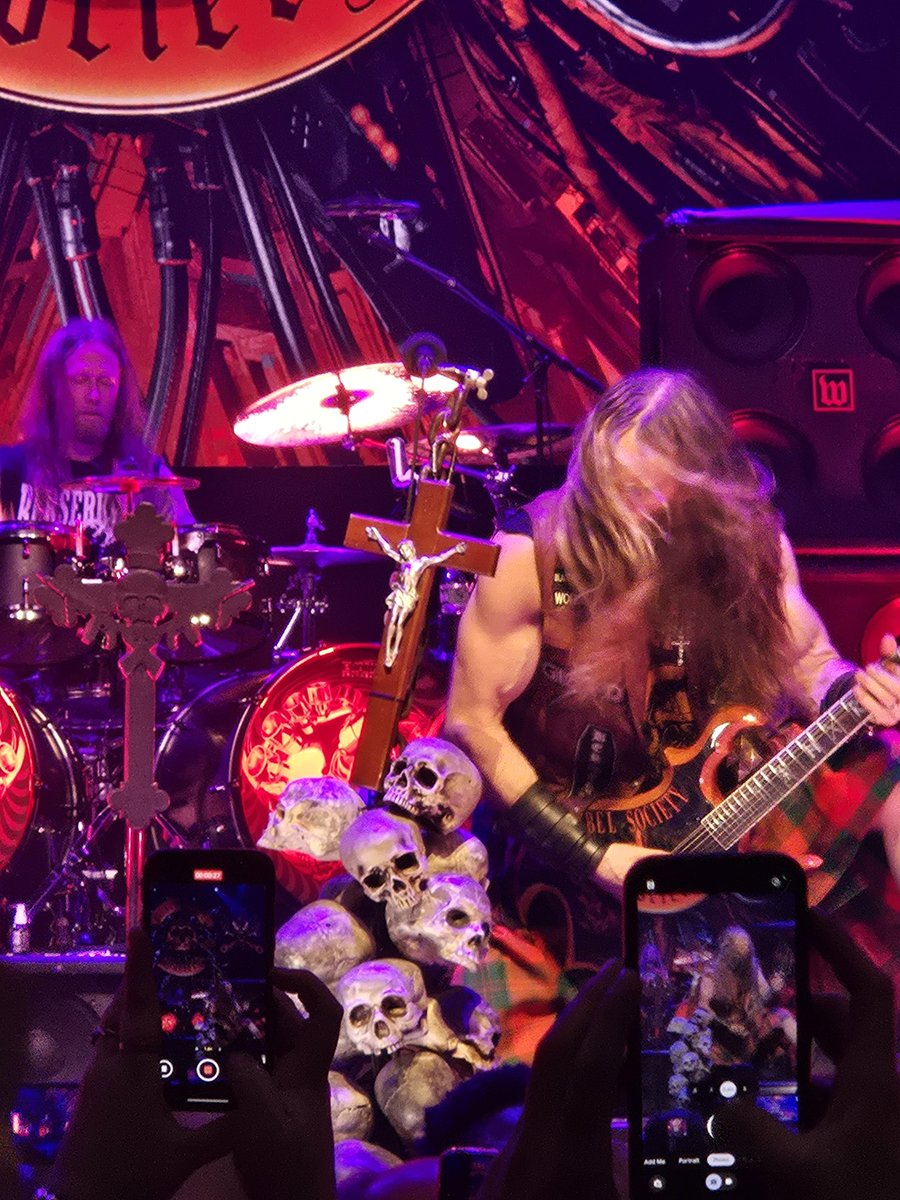 DeadmanRyan's tweet photo. @Oficial_BLS @ZakkWyldeBLS @zakk_sabbath Another awesome time last night in NJ with thr mighty Black Label https://t.co/r2s2g6QhXx