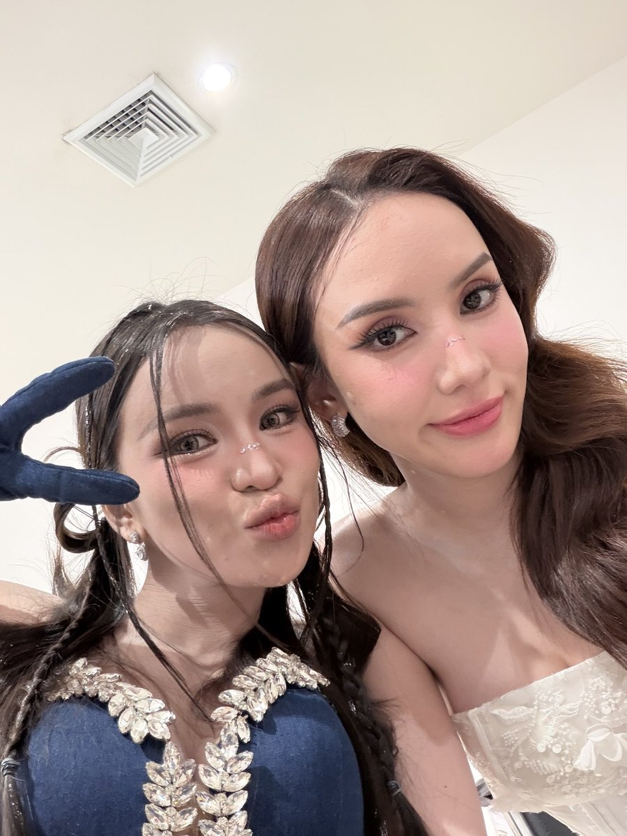 Michellebehrm's tweet photo. เจอเลยยยยยยย @armchutima_1999  

GRAND FEST X MICHELLE 
#มิเชลเบอร์แมนน์ #michellebehrmann https://t.co/bE18ka6BFW