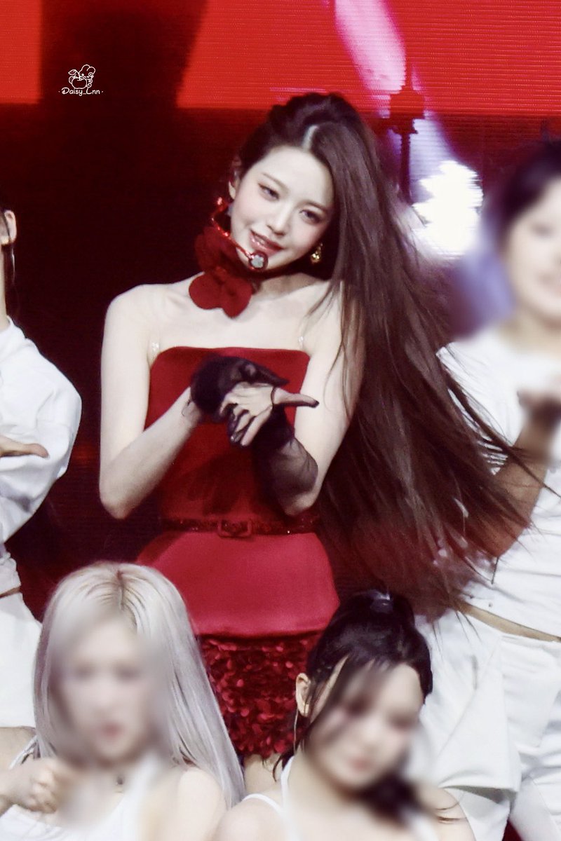 𝑫𝒂𝒊𝒔𝒚_𝑳𝒏𝒏. tweet media