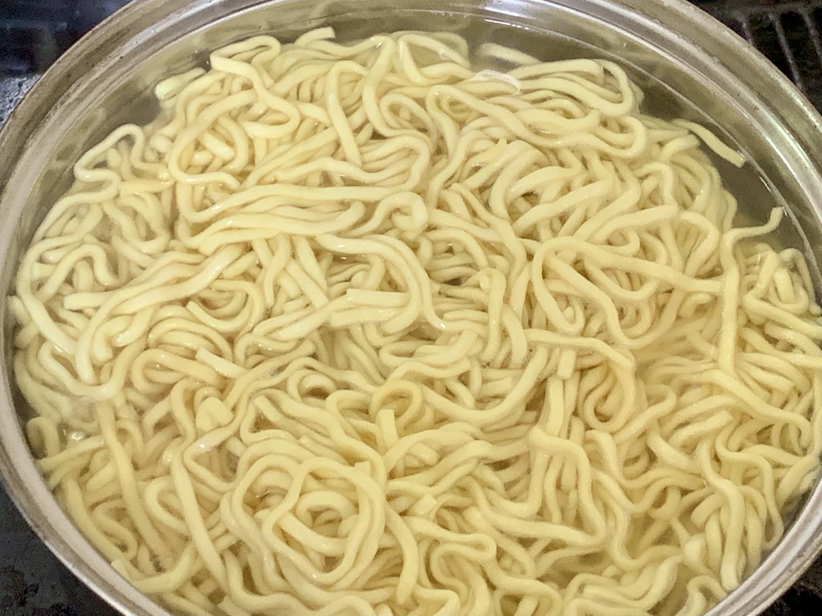 ＠もつ tweet media