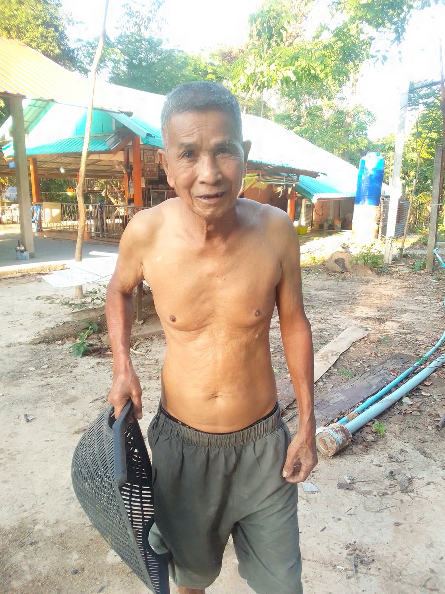 ความลับของ สว. tweet media