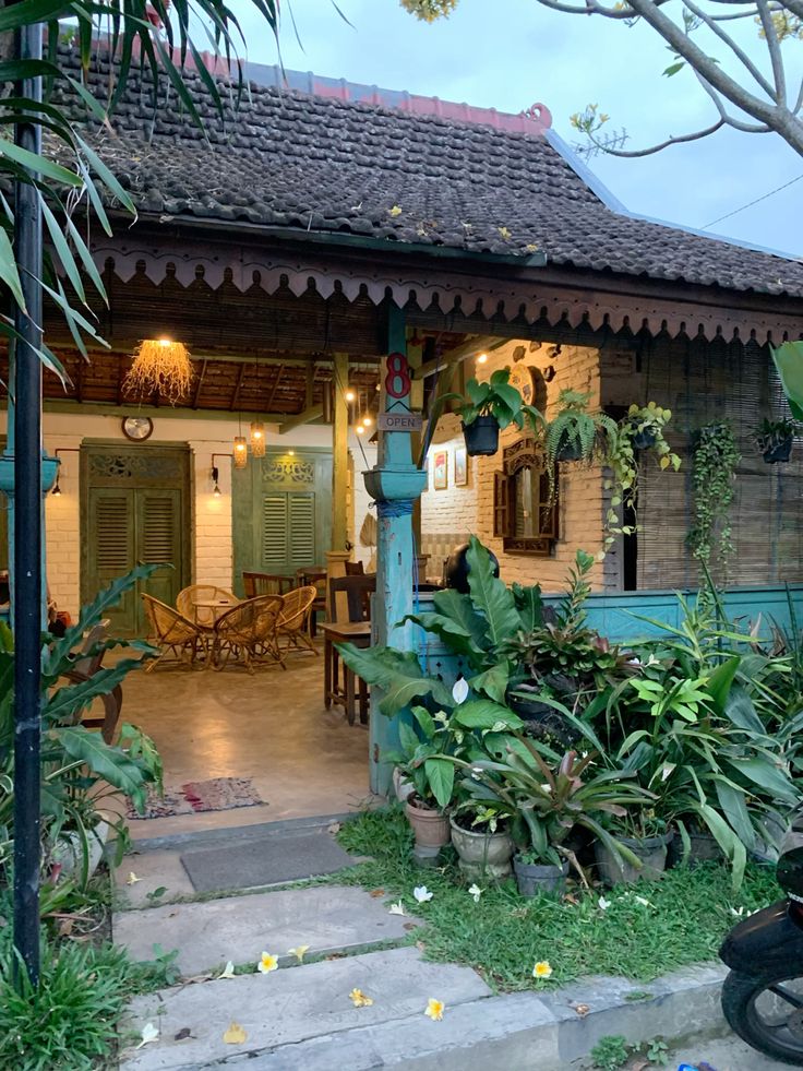 angga_fzn's tweet photo. Berikut beberapa contoh arsitektur yang gak kalah aestetik ✨

Mgkin ya,, bs gabungin konsep natural tropikal, atau belanda gt https://t.co/TXZGDZzJfa