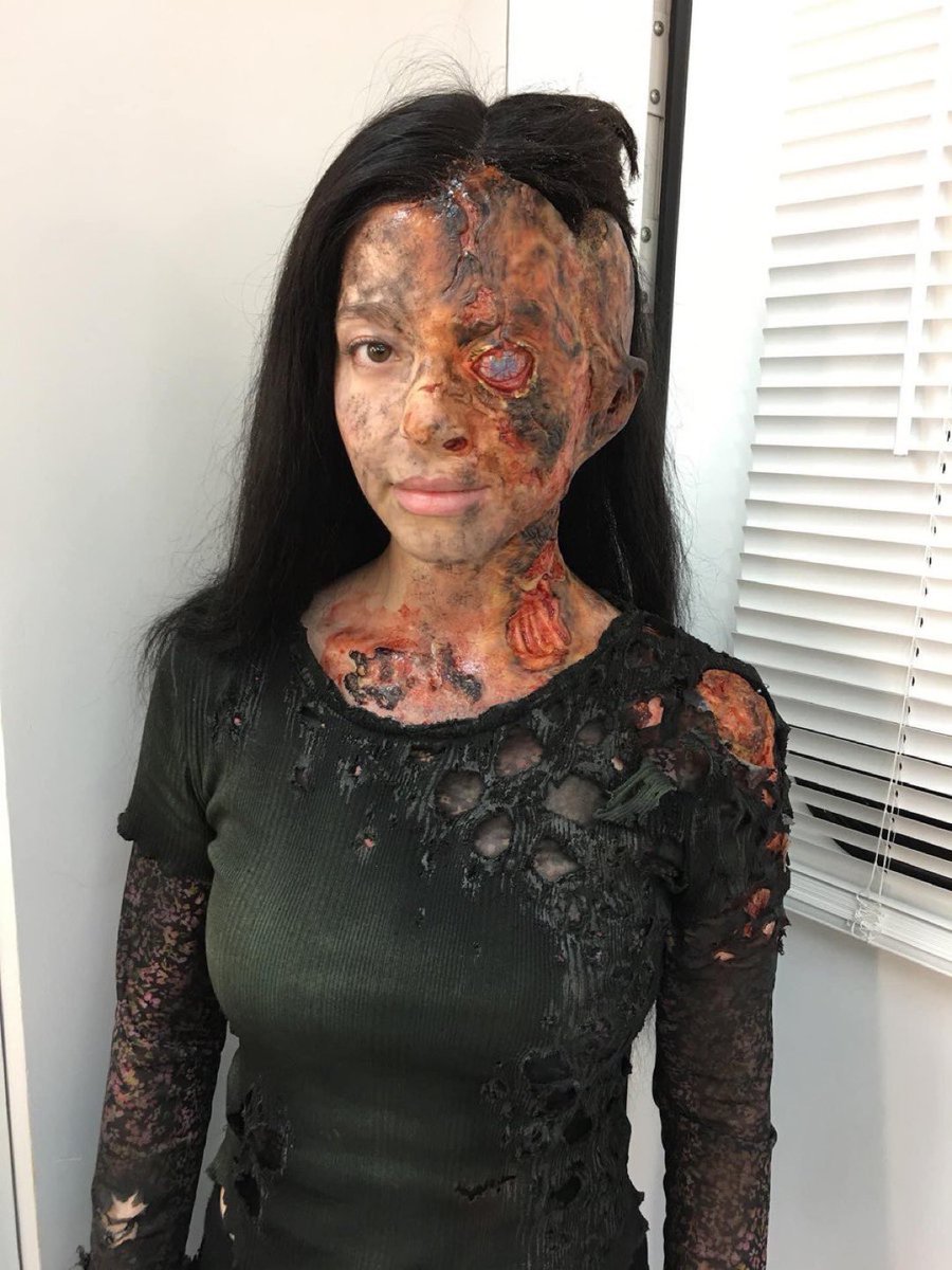 lily🧛🏻‍♀️ tweet media