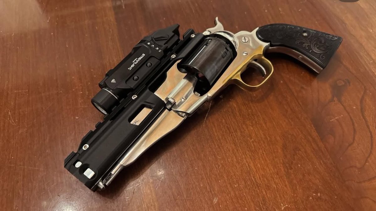 Weapons Daily tweet media