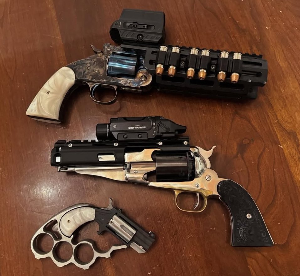 Weapons Daily tweet media