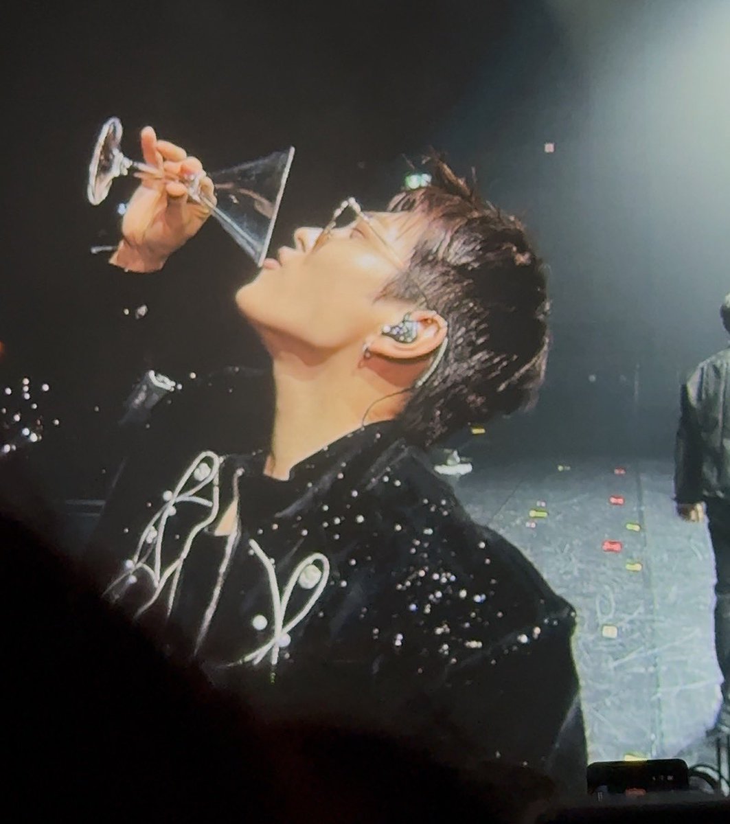 𝟚𝟘 tweet media