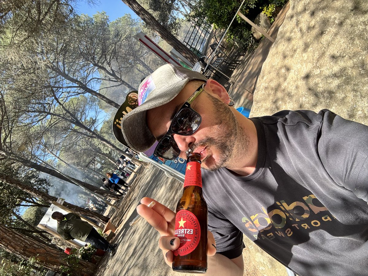 Oskitar871's tweet photo. Semana Santa 2026!! Porque Santa yooo!!! 😈 #finde#relax#fiesta https://t.co/6hKwo8kQA6