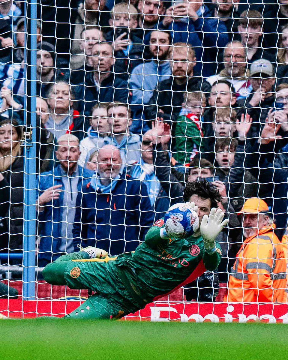 City_Xtra's tweet image. Mohamed Salah has now played his final match as a Liverpool player at the Etihad Stadium, marked by a penalty save from James Trafford. ⛔️